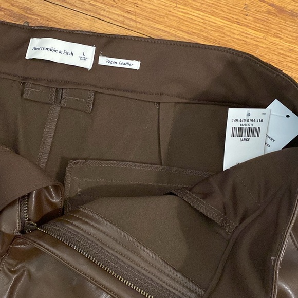 Abercrombie and fitch chocolate brown faux leather shorts size L. - Picture 4 of 4